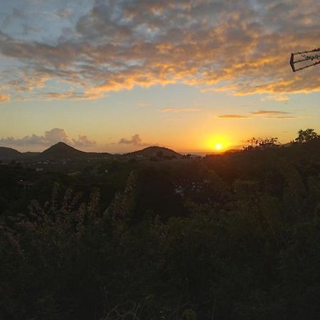 Au Jardin Fleuri Διαμέρισμα Sainte-Anne Εξωτερικό φωτογραφία