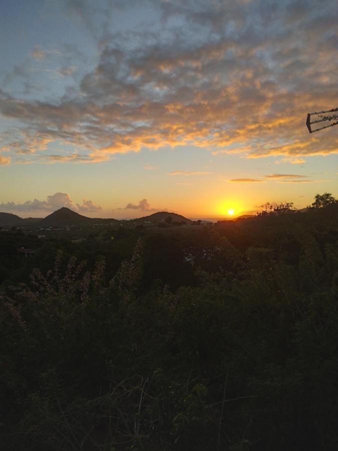 Au Jardin Fleuri Διαμέρισμα Sainte-Anne Εξωτερικό φωτογραφία
